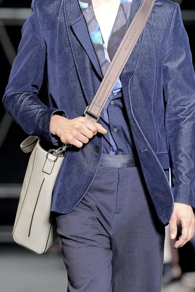 Look 37